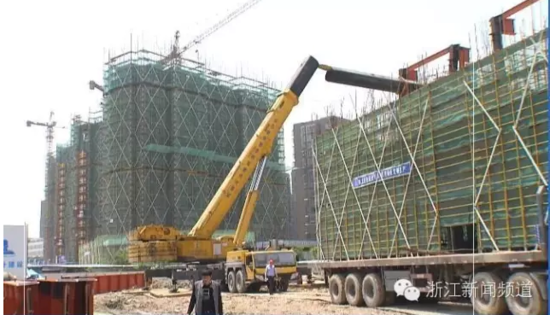 五一假期，杭州一工地的起重機(jī)吊機(jī)倒塌，造成1人重傷，3人輕傷