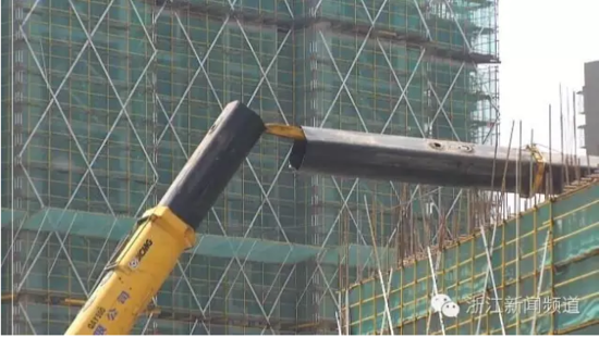 五一假期，杭州一工地的起重機(jī)吊機(jī)倒塌，造成1人重傷，3人輕傷